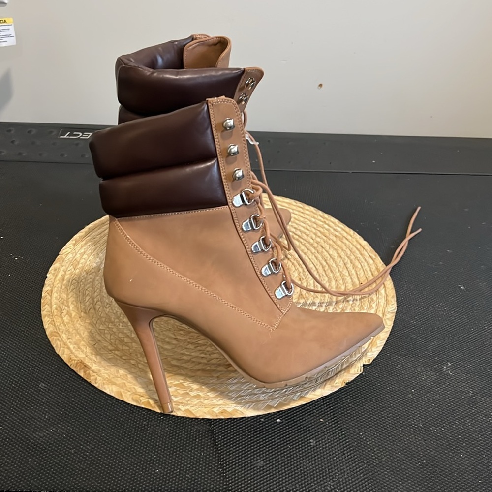 Call it Spring Lace Up Ankle Booties Size 6.5